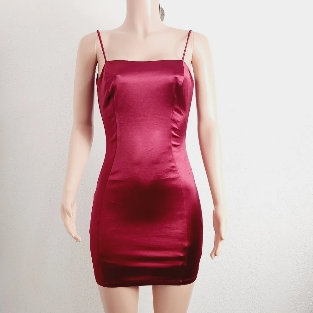 Lulus 𝅺Desire Me Burgundy Satin Scoop Back Bodycon Dress Size: S